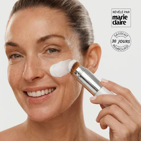 Jetta | Fond de Teint Intelligent – Pinceau Intégré & Pigments Adaptatifs – SkinMatch™ (PROMOTION LIMITÉE)